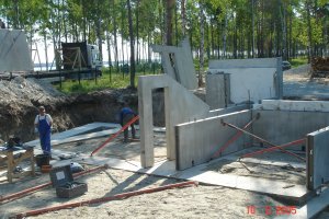 Paneelide montaaz Merirahus.JPG